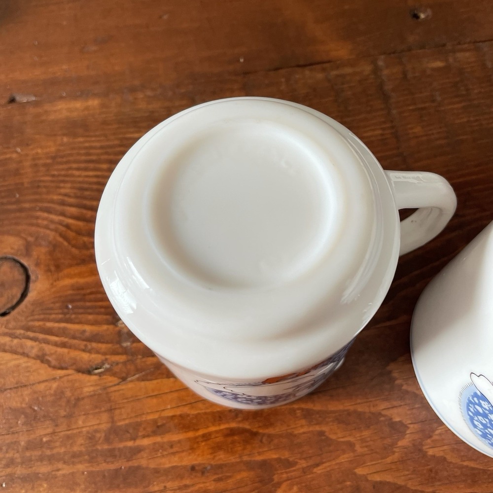 Vintage Arcopal France Milk Glass Mugs Geese Duck French Country Set of 2 - Picture 4 of 6
